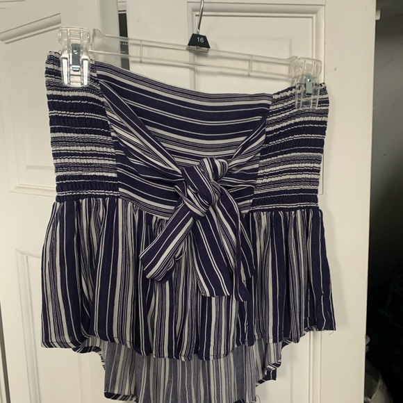 Strapless shirt ties in the back - Picture 2 of 2